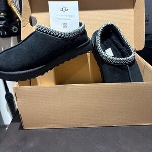 UGG Tasman black women
